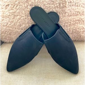 NWOT Jenni Kayne Oiled Leather Black Mules